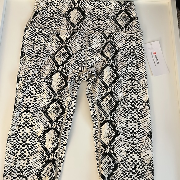 Balance Athletica White viper ascend legging - Picture 2 of 10